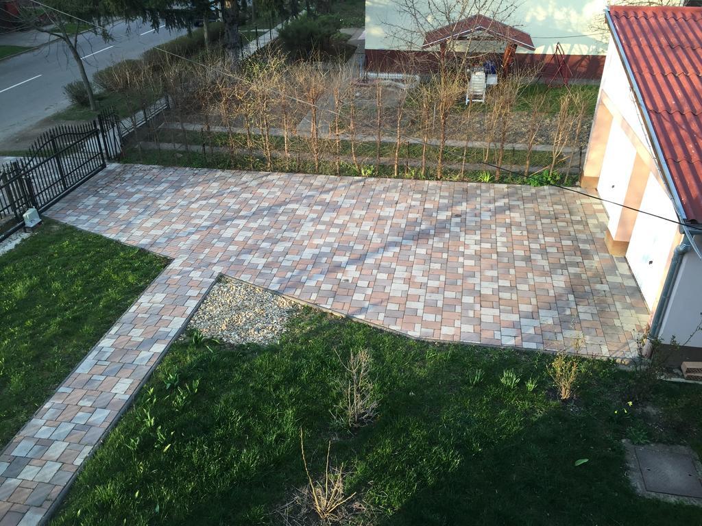 Platan Apartman Hajduszoboszlo Exterior photo